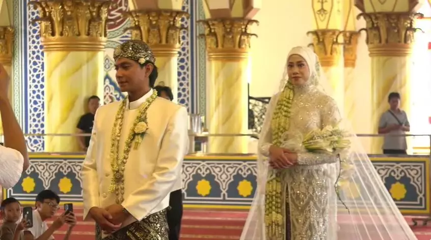 Momen akad nikah Megawati Hangestri dan Dio Novandra © 2025 YouTube