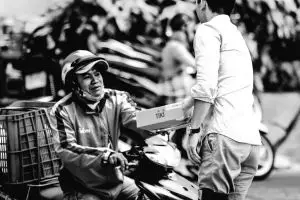 Gara-gara istri bilang paket COD yang dibelinya palsu, ASN di Pamekasan emosi dan cekik kurir