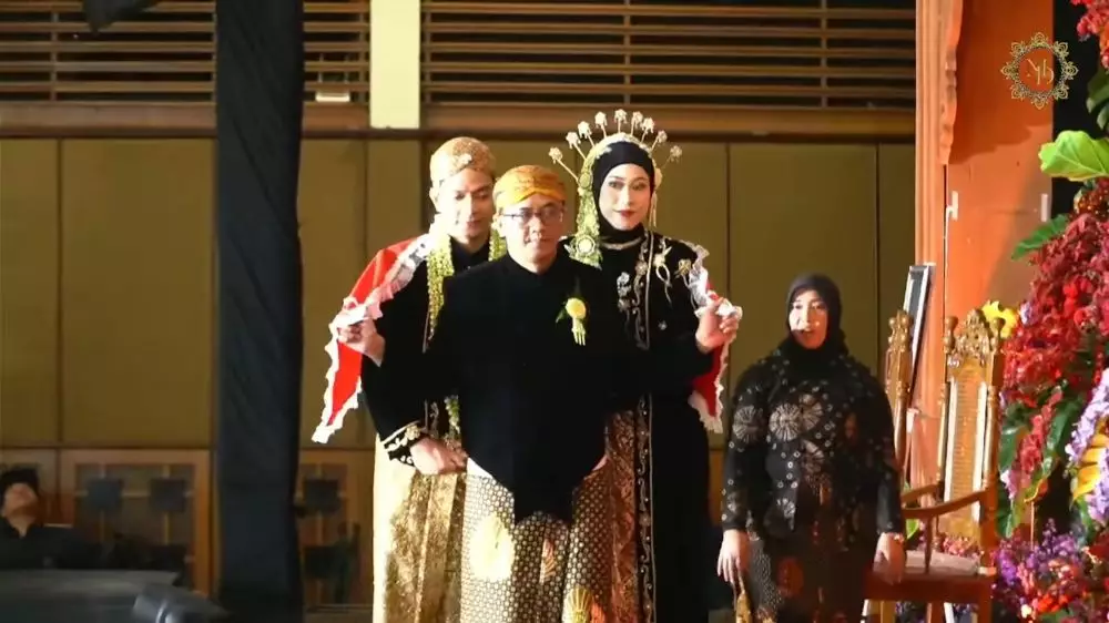 Potret resepsi Megawati Hangestri dan Dio Novandra © 2025 YouTube