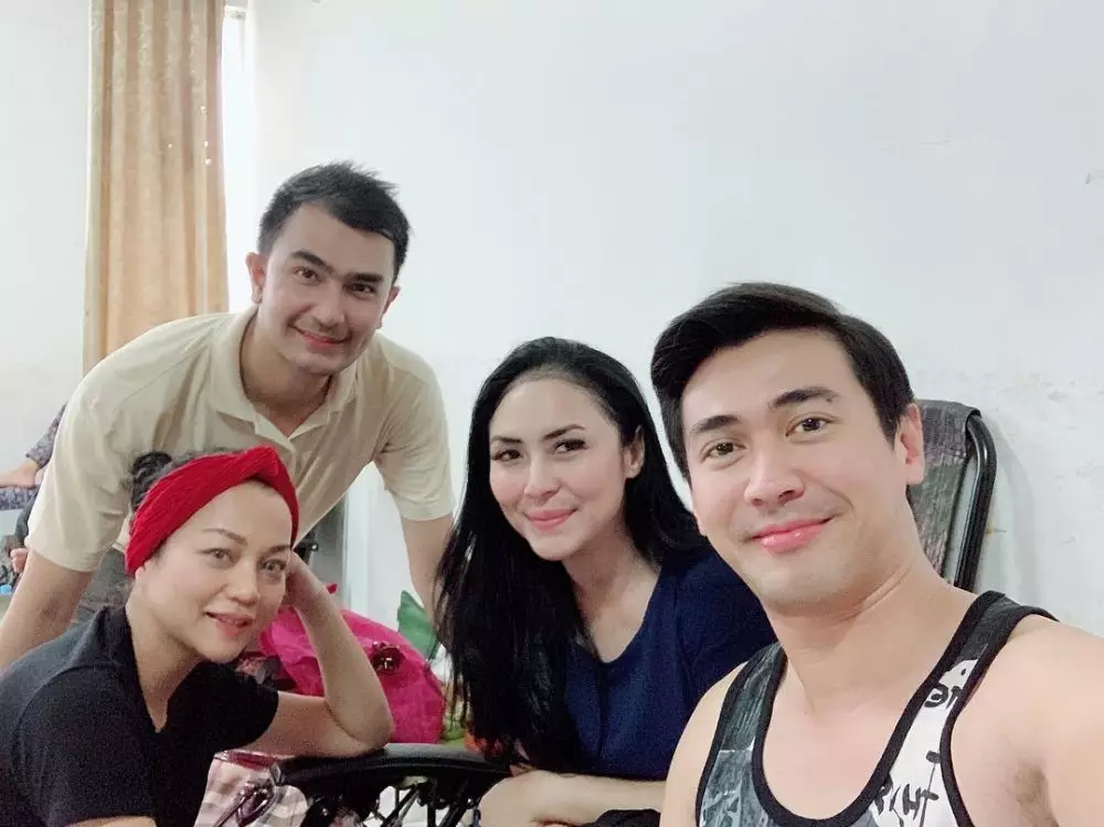 Potret lawas Tina Astari saat jadi artis © 2025 Instagram