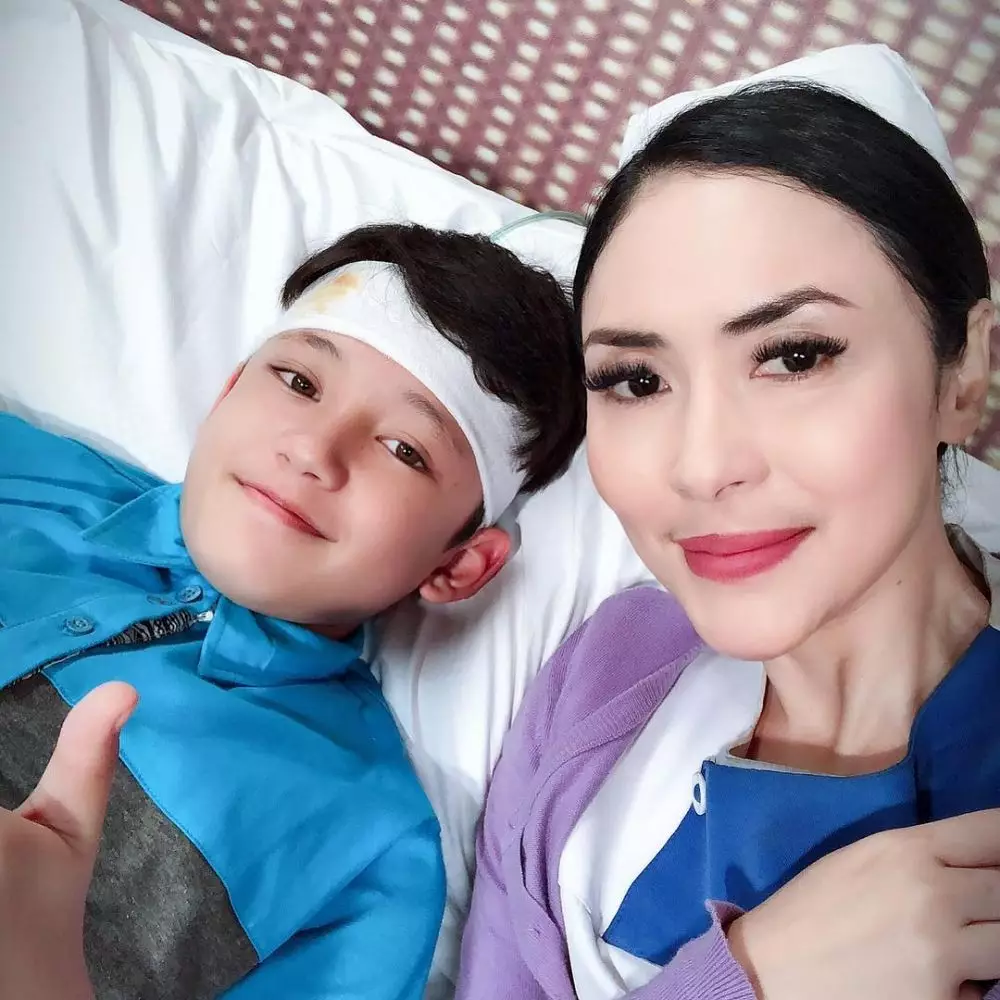 Potret lawas Tina Astari saat jadi artis © 2025 Instagram