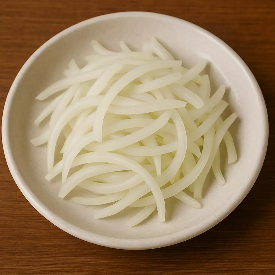 Stop asal potong! Kenali 5 jenis potongan bawang bombay dan masakan yang cocok biar nggak gagal