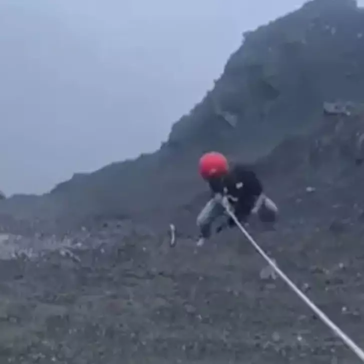 Viral video pemandu Juliana Marins berusaha selamatkan korban di gunung Rinjani