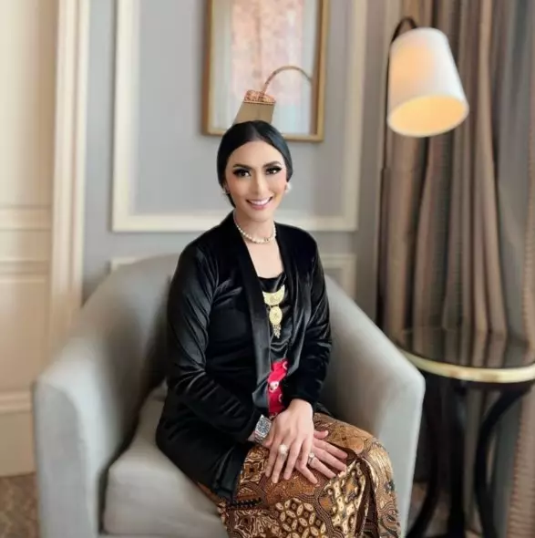 Klarifikasi Tina Astari istri Menteri UMKM © Instagram