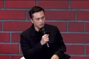 Anti boncos, begini cara Nicholas Saputra atur keuangan, 25 persen untuk belanja