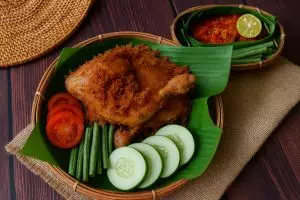 Bosan ayam goreng biasa? Coba 7 resep kreasi ayam serundeng gampang ini