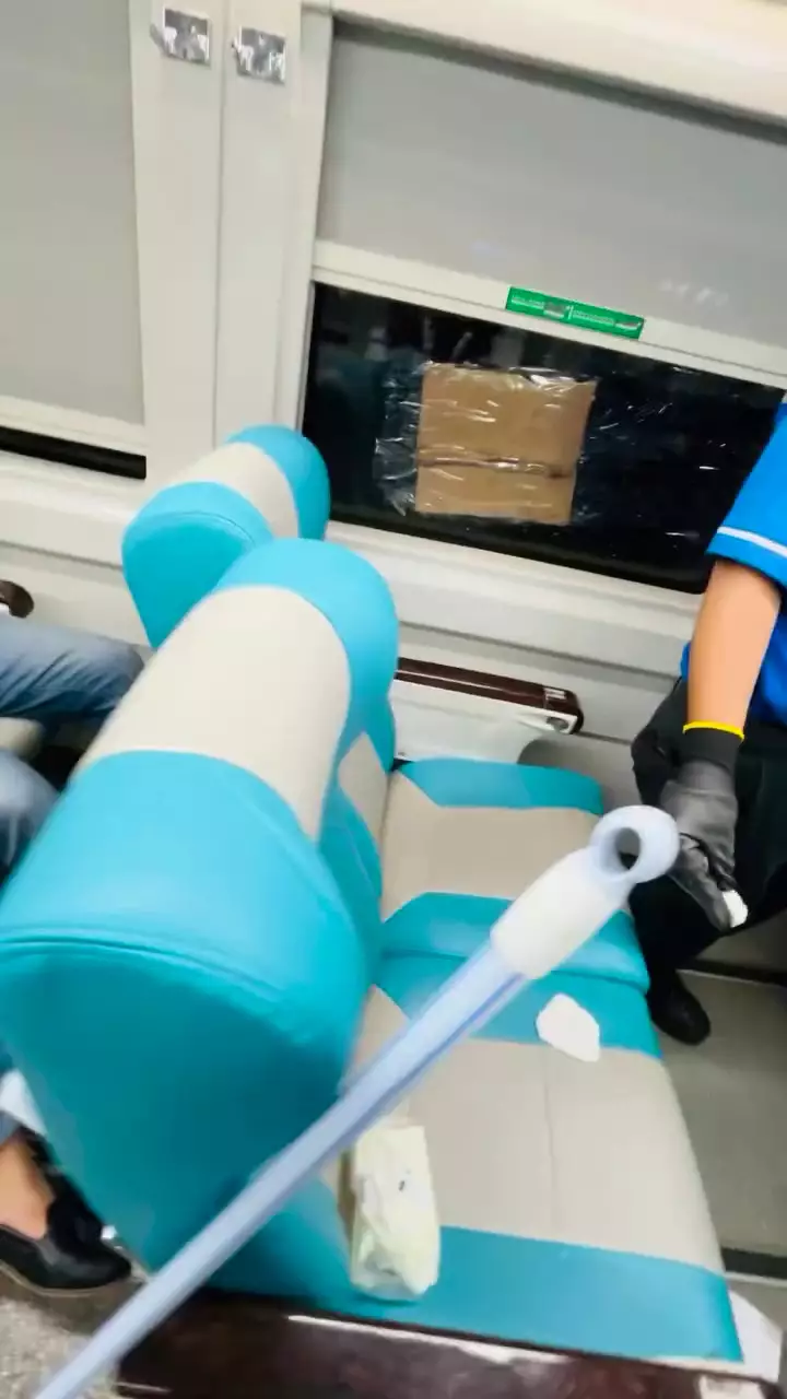 Kronologi dan fakta kereta api Jogja-Surabaya dilempari batu © 2025 Instagram