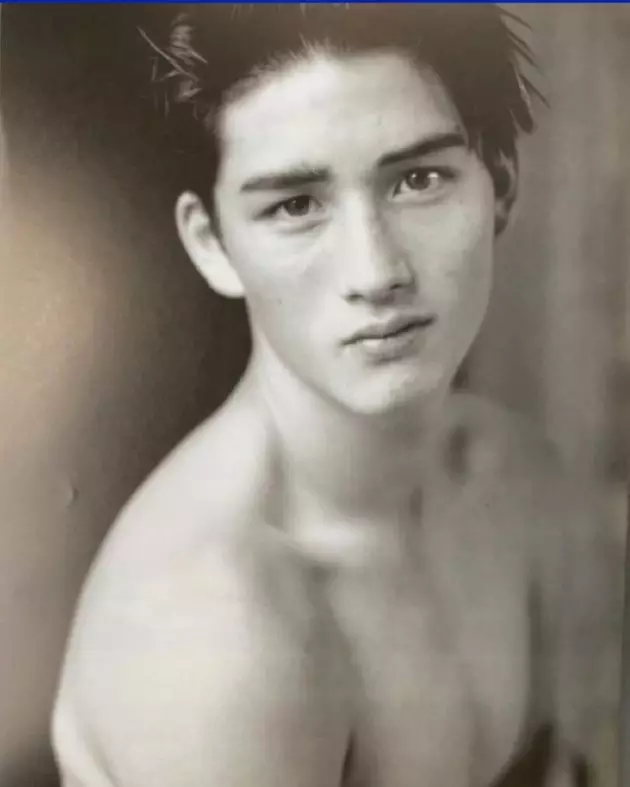 Mike Lewis saat muda © Instagram Mike Lewis saat muda © Instagram