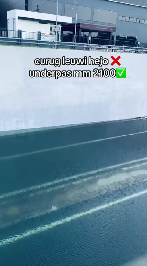 Underpass di Bekasi tergenang air hujan © TikTok Underpass di Bekasi tergenang air hujan © TikTok
