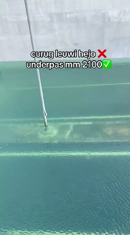 Underpass di Bekasi tergenang air hujan © TikTok Underpass di Bekasi tergenang air hujan © TikTok