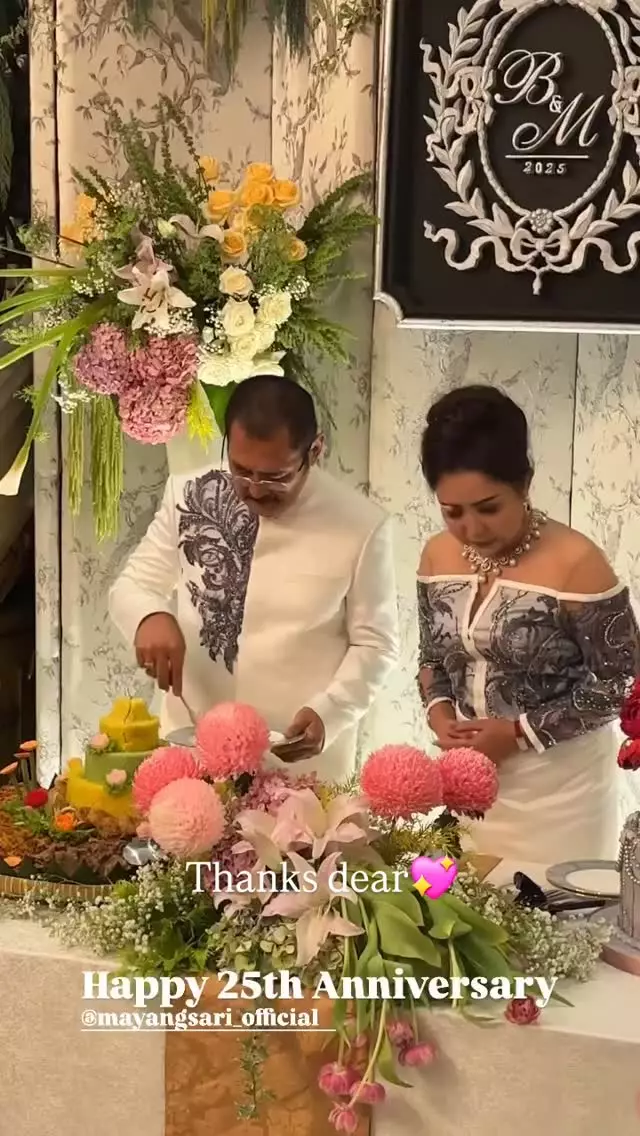 Mayangsari dan Bambang Trihatmodjo anniversary 25 © Instagram Mayangsari dan Bambang Trihatmodjo anniversary 25 © Instagram