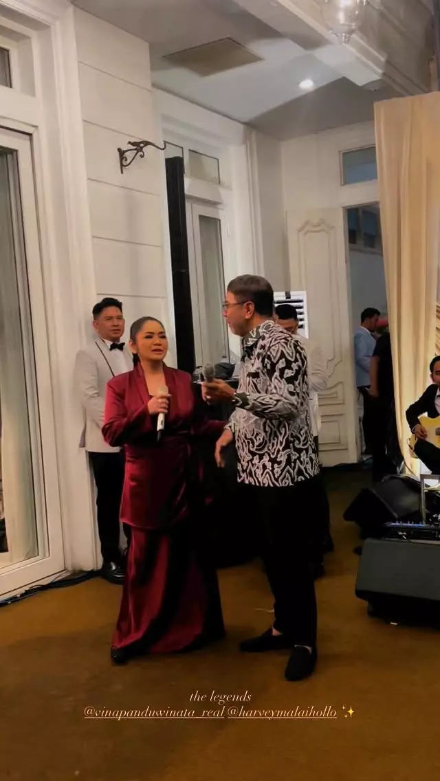 Mayangsari dan Bambang Trihatmodjo anniversary 25 © Instagram Mayangsari dan Bambang Trihatmodjo anniversary 25 © Instagram