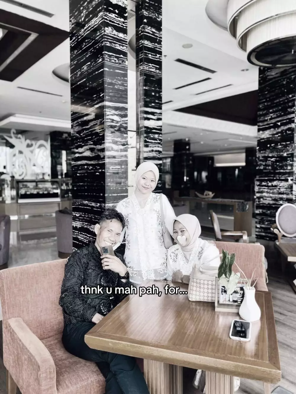Wanita ini spill namanya cuma satu huruf © TikTok Wanita ini spill namanya cuma satu huruf © TikTok