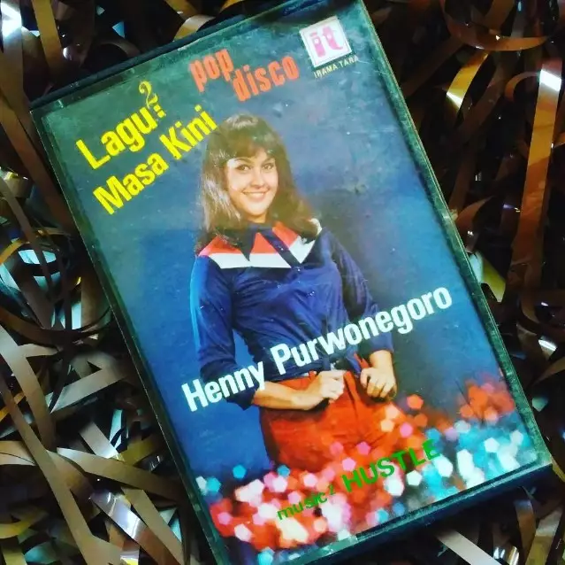 Model iklan motor mertua vokalis rock © Instagram