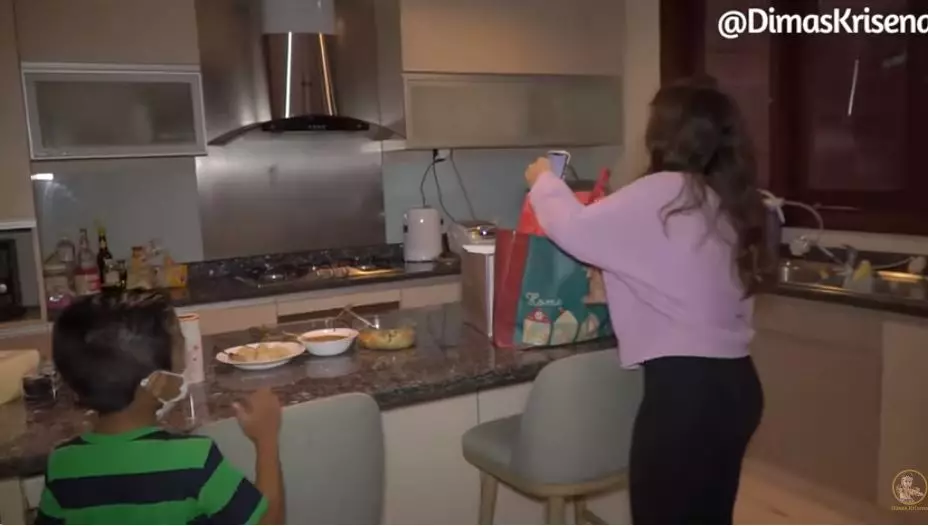 Potret dapur Marsha Aruan © 2024 brilio.net Potret dapur Marsha Aruan © 2024 brilio.net