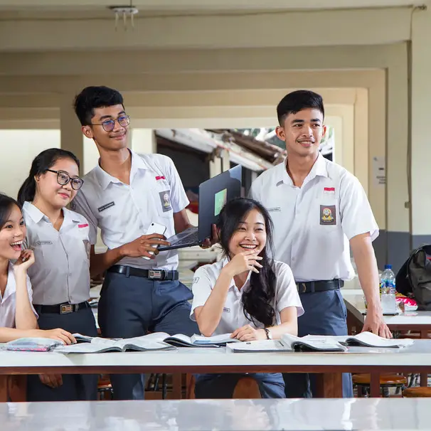 15 Prompt ChatGPT untuk bantu pelajar SMA pelajari konsep mata pelajaran fisika yang susah sekali