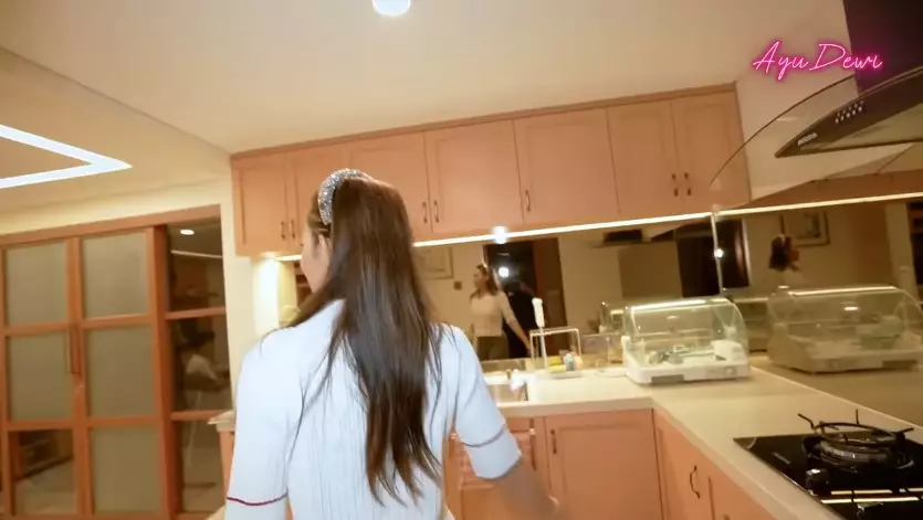 dapur rumah masa kecil Regi Datau © YouTube dapur rumah masa kecil Regi Datau © YouTube