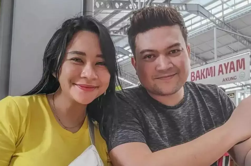 perjalanan cinta Chikita Meidy dengan Indra © Instagram perjalanan cinta Chikita Meidy dengan Indra © Instagram