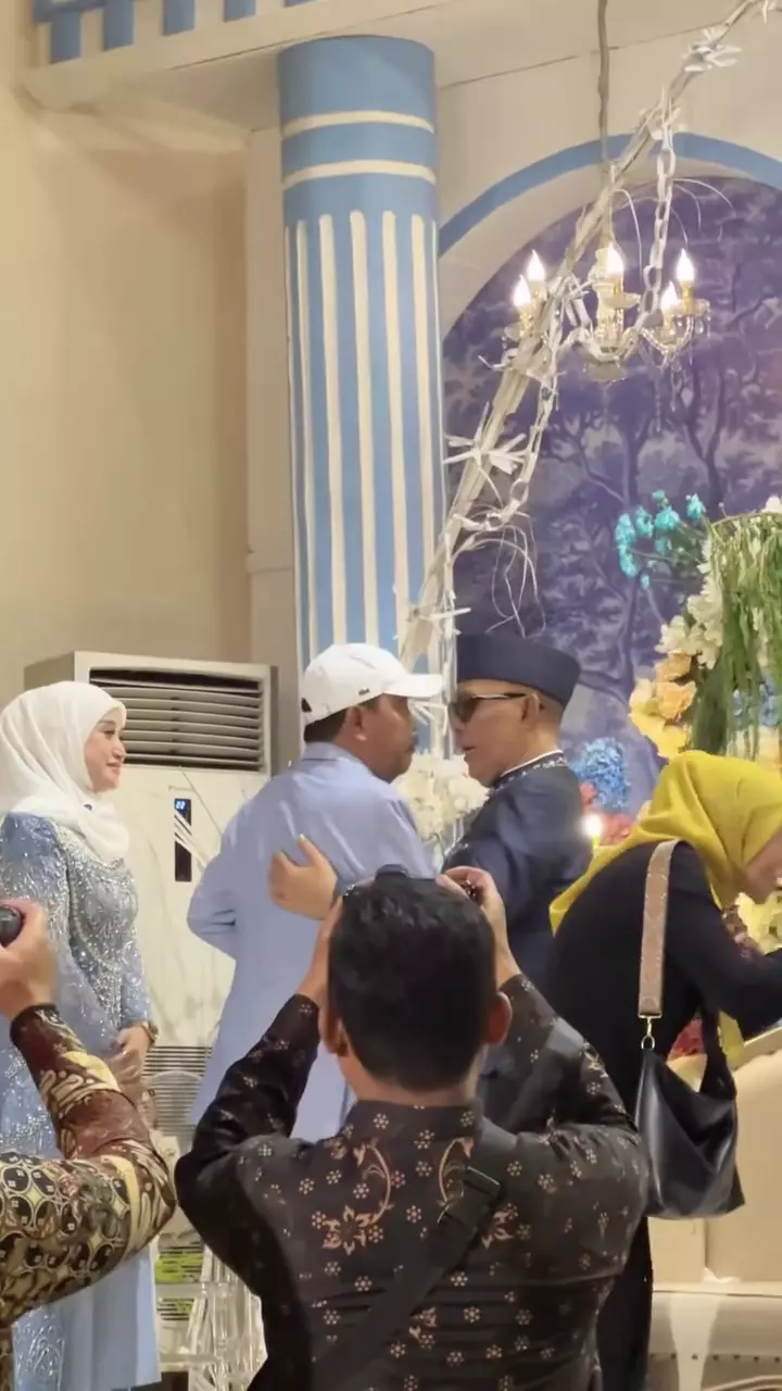 Anak penyanyi Doel Sumbang Naellita Aprilia menikah © 2025 Instagram Anak penyanyi Doel Sumbang Naellita Aprilia menikah © 2025 Instagram