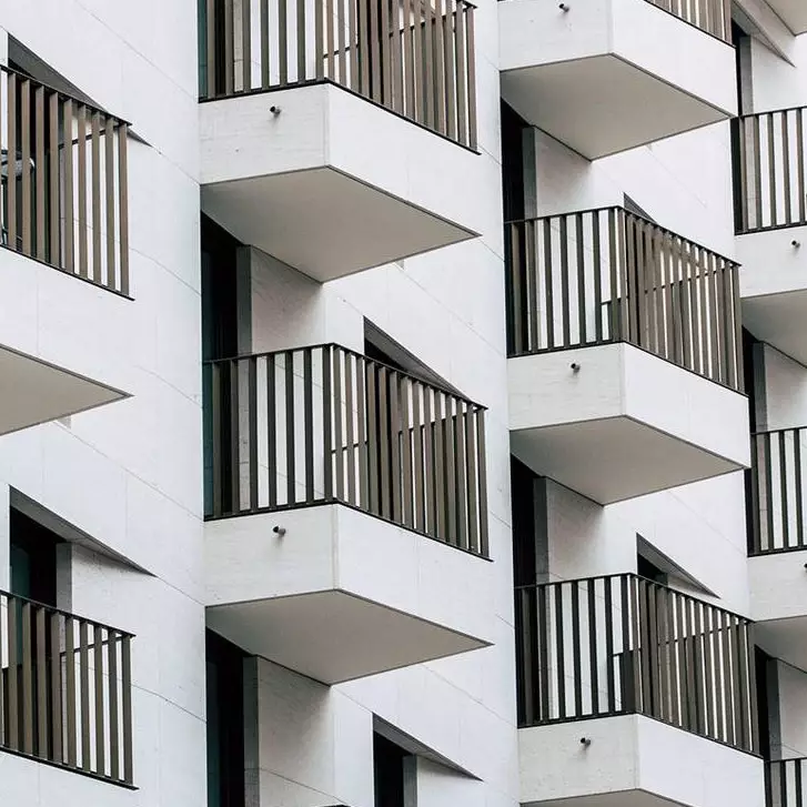 Kronologi wanita loncat dari lantai 19 apartemen Kalibata City gegara panik ada ODGJ, alami patah kaki