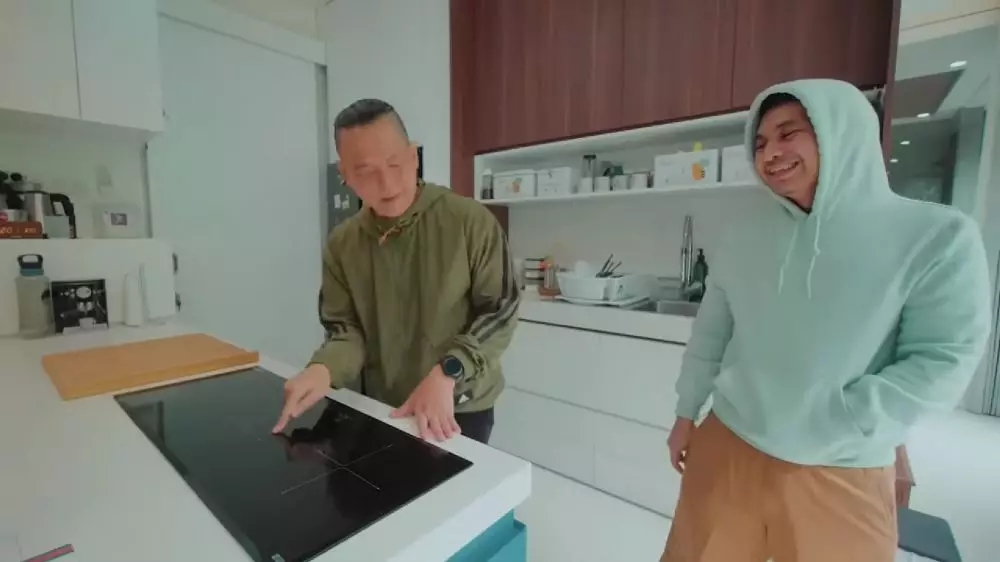 dapur rumah ernest prakasa © 2024 brilio.net