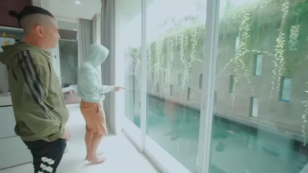 dapur rumah ernest prakasa © 2024 brilio.net