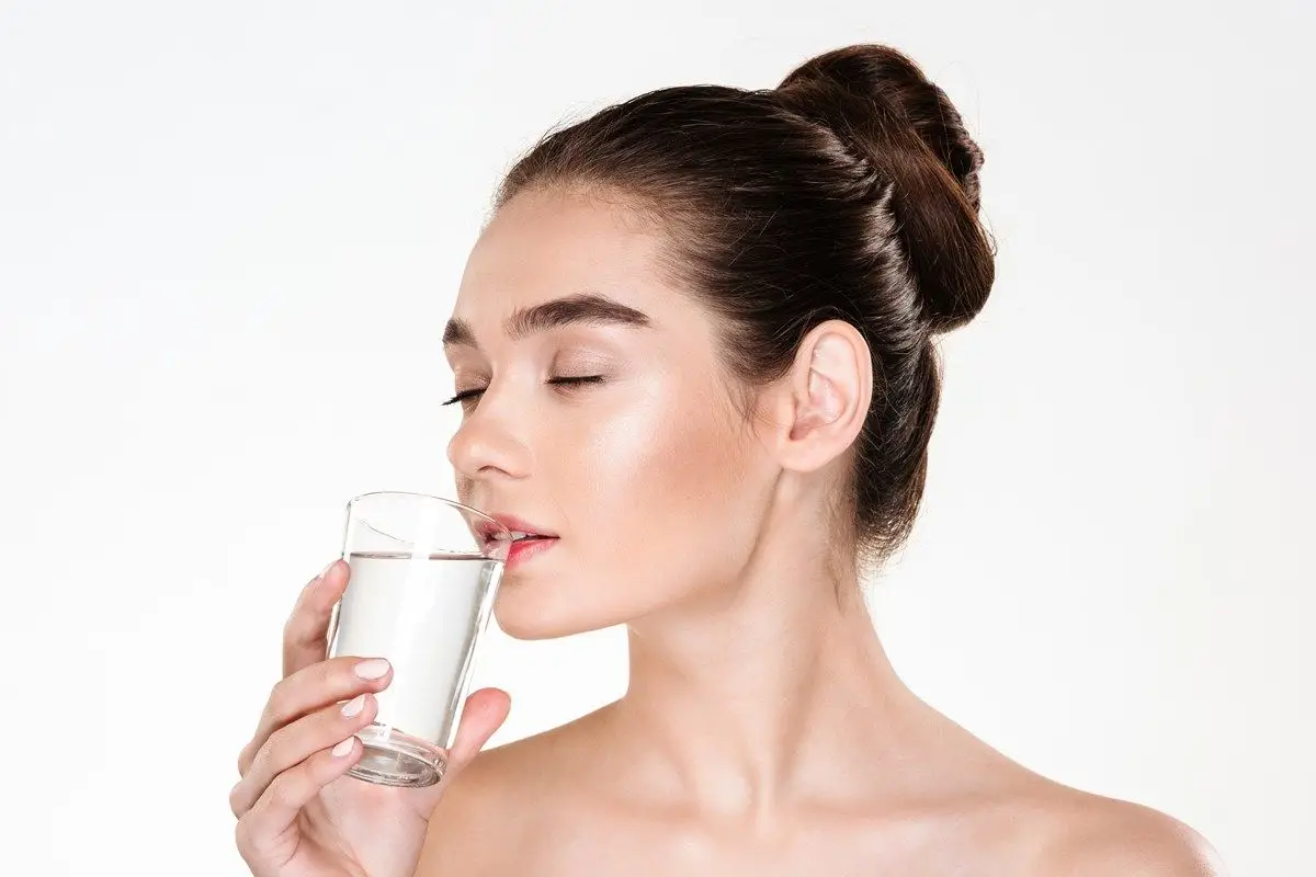 Bukan pakai kunyit atau jeruk, ini cara bikin minuman kolagen segar yang ampuh hempaskan kerutan