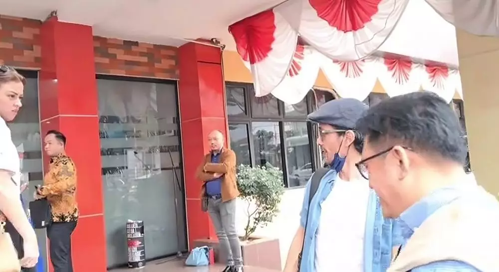 Kimberly Ryder dan Edward Akbar saling sapa © 2025 brilio.net