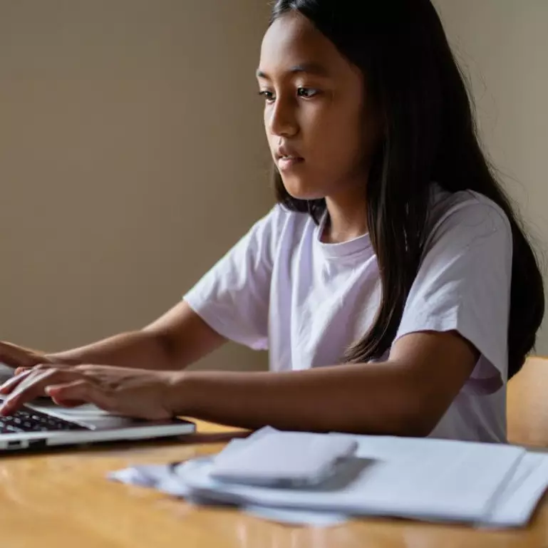 Biar nggak monoton, ini 17 sinonim efisien yang cocok untuk tulisan formal dan santai