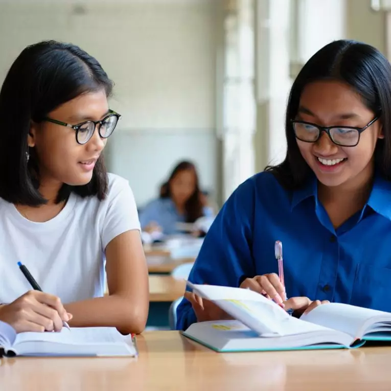 Biar variatif, ini 17 sinonim dari kata reguler yang bikin tulisan lebih kaya makna