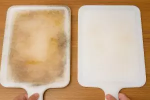 Talenan plastik penuh noda kuning? Putihkan lagi pakai pasta gigi & cuka