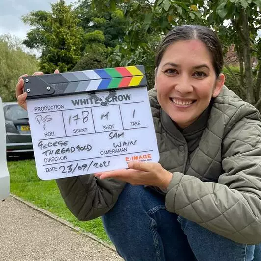 Tak pakai pemain pengganti, Hannah Al Rashid tetap beradu akting dengan kucing walau punya alergi