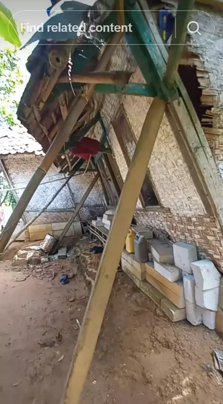 gubuk reyot di Garut dihuni 3 keluarga © berbagai sumber