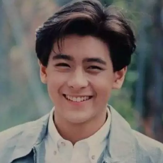 Usianya nyaris 50 tapi wajahnya bak 20-an, ini 11 potret dulu dan kini Jimmy Lin 'Kakak Boboho'