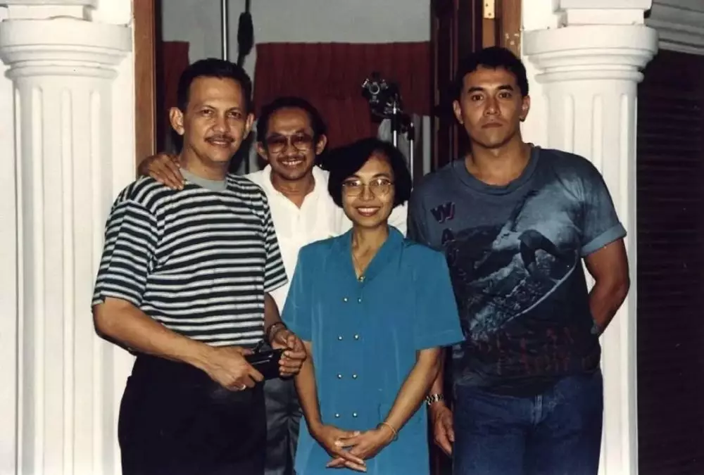 potret masa muda cowok yang naksir suzanna di film malam satu suro © berbagai sumber potret masa muda cowok yang naksir suzanna di film malam satu suro © berbagai sumber