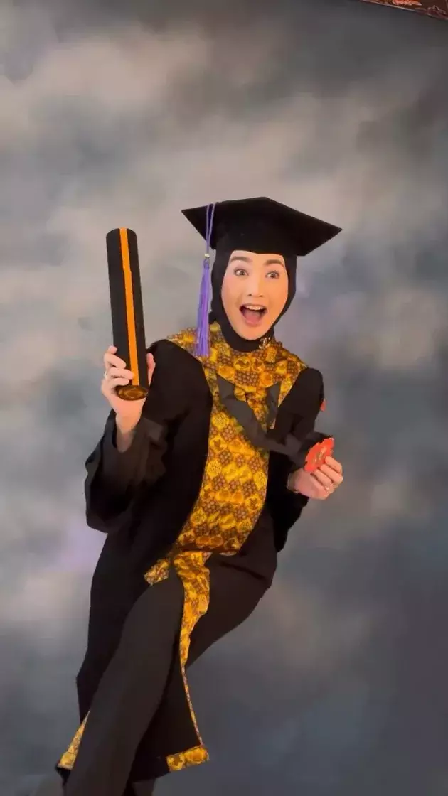 Artis ini sekarang jadi politisi dulu bintangi iklan jadul mesin cuci, intip 9 potret dulu dan kininya © 2025 brilio.net