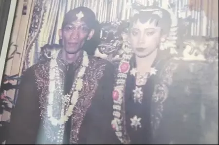 potret lawas pernikahan seleb yang nikah lebih dari dua dekade © berbagai sumber