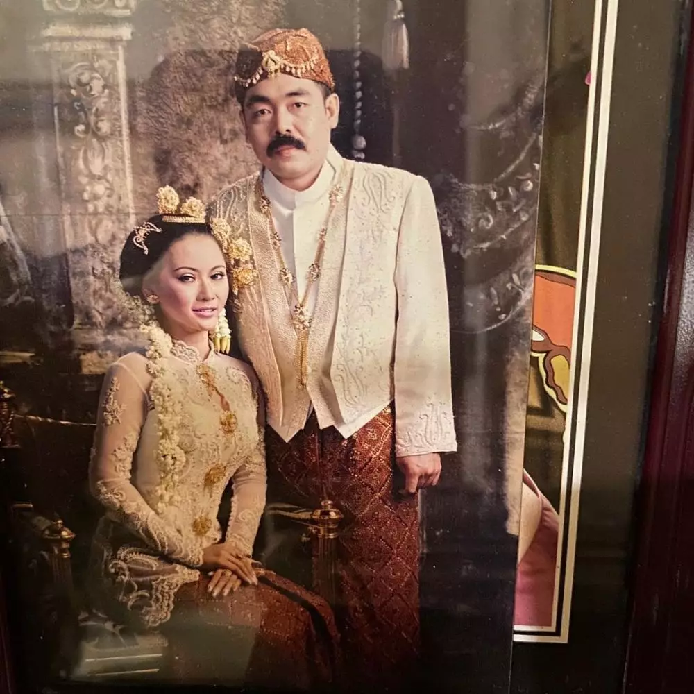 potret lawas pernikahan seleb yang nikah lebih dari dua dekade © berbagai sumber