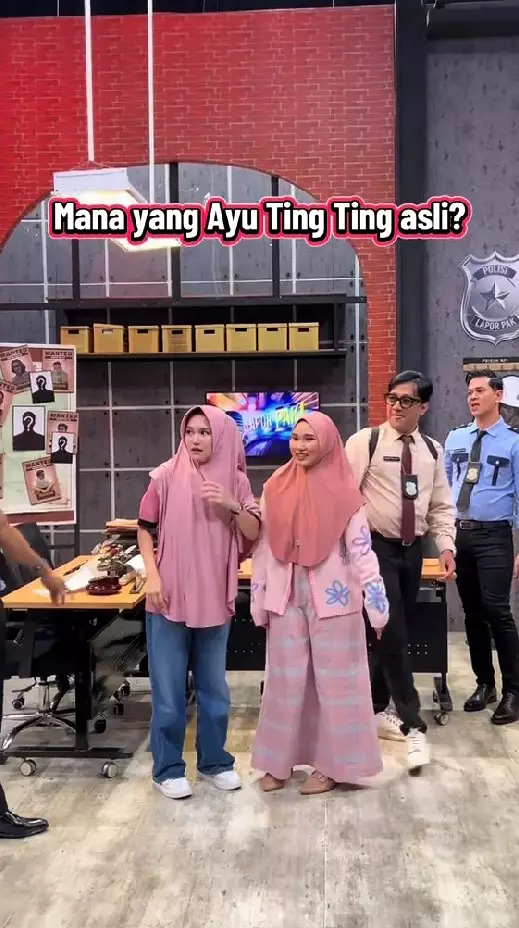 Ayu Ting Ting jumpa emak-emak kembarannya © TikTok