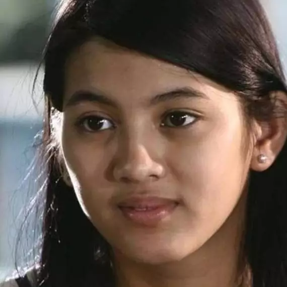 Fitur wajahnya tak banyak berubah, ini 11 potret dulu dan kini Alyssa Soebandono, senyum manisnya awet