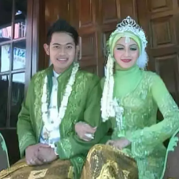 Potret pernikahan dan kini 5 crazy rich Indonesia, ada yang gelar resepsi di teras rumah