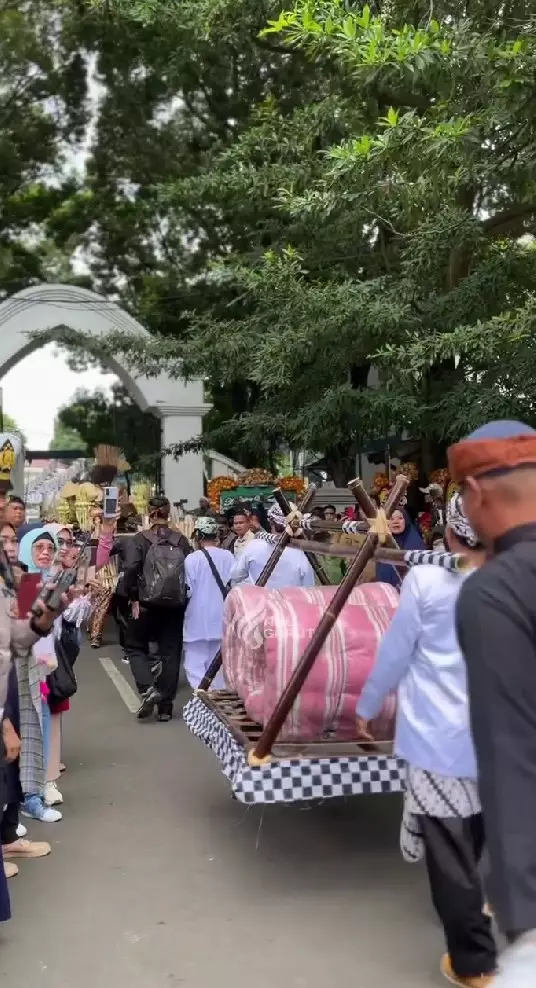 seserahan Maula Akbar putra Dedi Mulyadi © Instagram seserahan Maula Akbar putra Dedi Mulyadi © Instagram