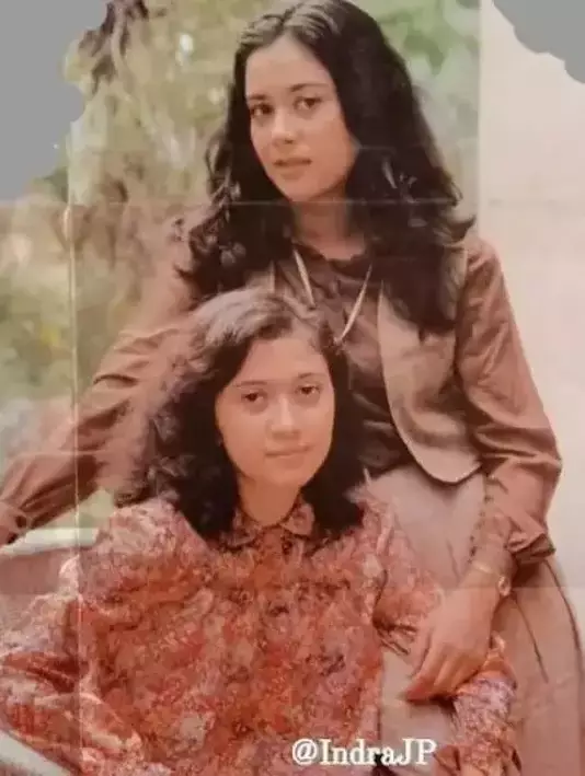 potret masa muda ibu seleb bak barbie © berbagai sumber