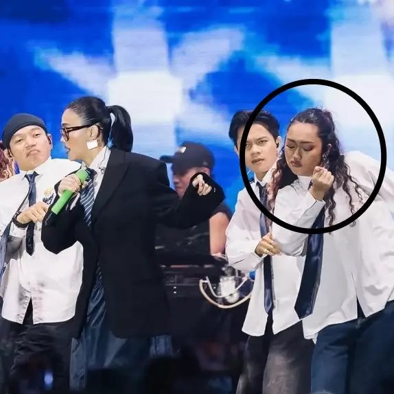 Penari latar Agnez Mo ini anak aktor ternama, intip 9 potret transformasinya kini jadi pro dancer