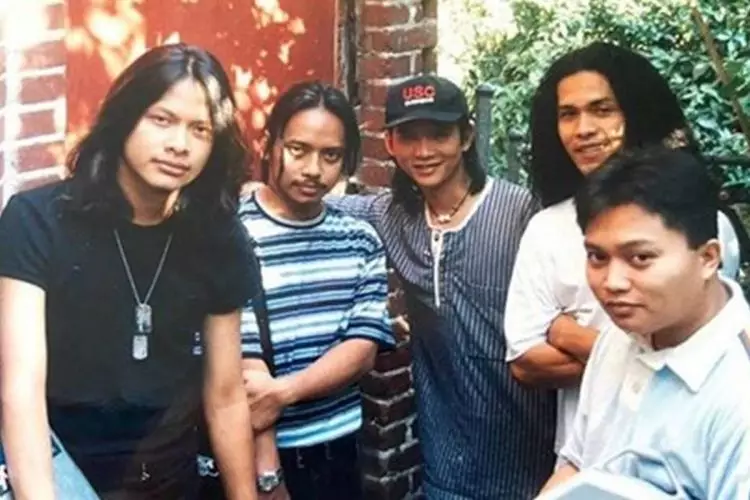 Sudah 3 dekade berkarya, ini 11 potret nostalgia band Gigi dari masih polos sampai jadi bapak-bapak