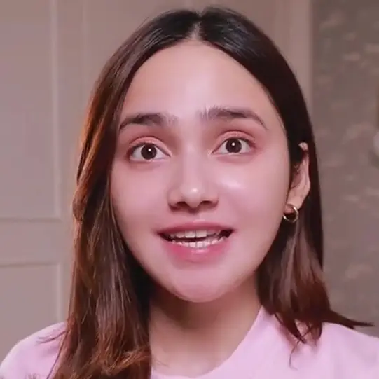 Hasil makeup flawless antidempul, cara Syifa Hadju pakai complexion ini praktis cuma butuh 2 produk