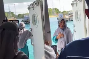 Viral ibu penjual makanan terbawa kapal ke pelabuhan Kalianget pas dagang, nahkoda gercep putar balik