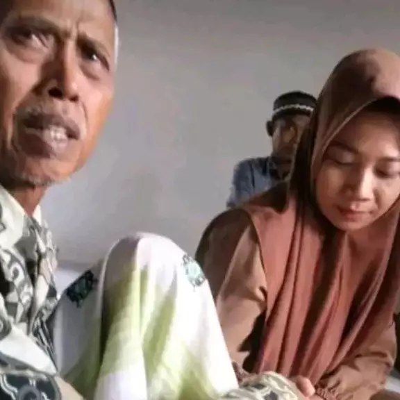 Viral guru madrasah di Demak dituntut bayar Rp25 juta, terpaksa jual motor untuk lunasi ganti rugi