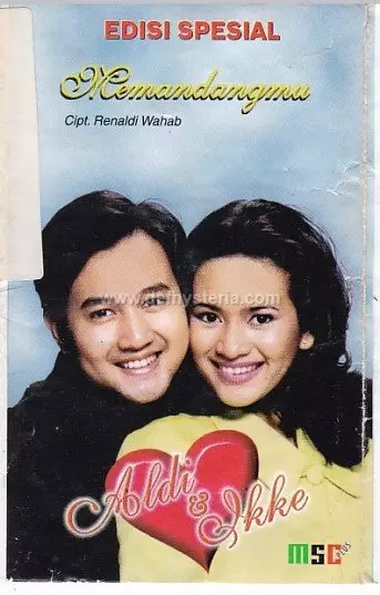 potret lawas penyanyi kini cerai © berbagai sumber