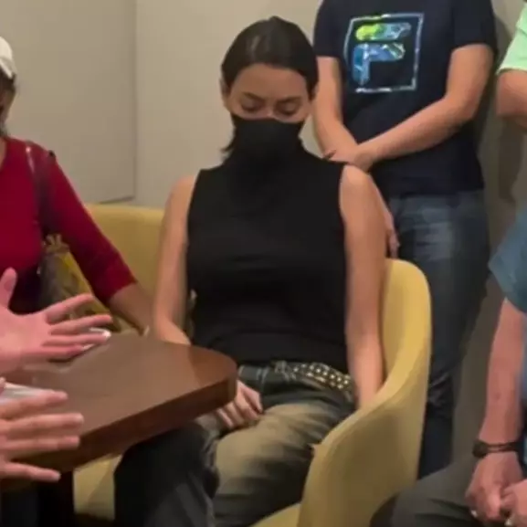 Selalu didukung keluarga, ini 9 momen Erika Carlina jalani pemeriksaan kandungan ditemani orang tua